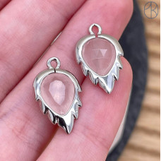 Подвеска лист огранка розовый кварц, цвет серебро 18 мм