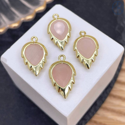 Подвеска лист огранка розовый кварц, цвет золото 18 мм