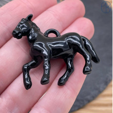 Подвеска лошадь черная 4 см