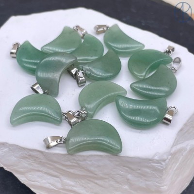 Подвеска луна (полумесяц) Авантюрин зеленый, цвет серебро 19х11 мм