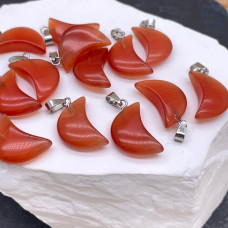 Подвеска луна (полумесяц) Кошачий глаз оранжевый (имитация), цвет серебро 19х11 мм