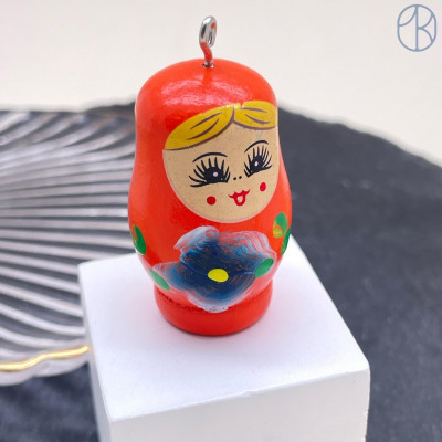 Подвеска матрешка оранжевая 42х25 мм