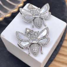 Подвеска пчела цирконы и эмаль, цвет серебро 20 мм Подвеска пчела цирконы и эмаль, цвет серебро 20 мм