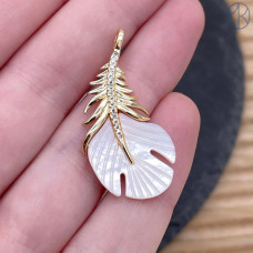Подвеска перо белый перламутр, цвет золото 33x16 мм