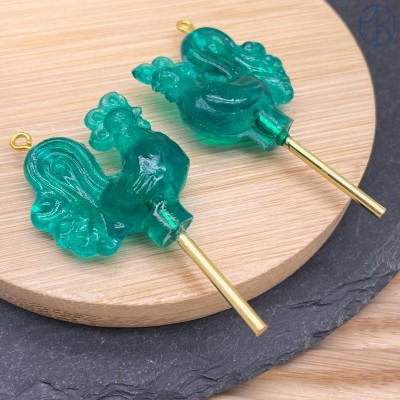 Подвеска петушок зеленый №1, цвет золото ~ 50 мм