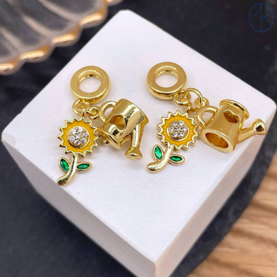 Подвеска подсолнух и лейка, цвет золото 15 мм