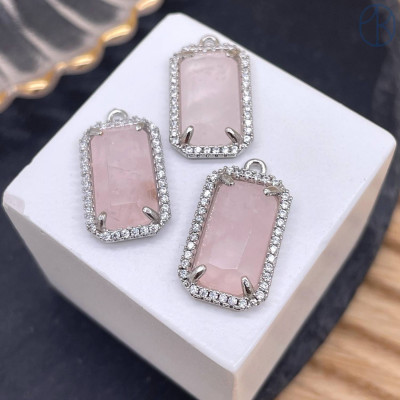 Подвеска прямоугольник цирконы розовый кварц, цвет серебро 18х12 мм