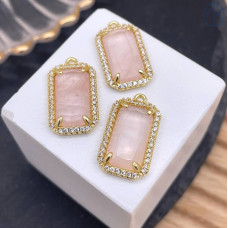 Подвеска прямоугольник цирконы розовый кварц, цвет золото 18х12 мм