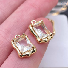 Подвеска прямоугольник фриформ циркон, цвет золото 9*13 мм 