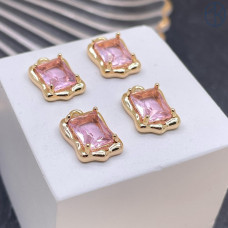 Подвеска прямоугольник фриформ розовый циркон, цвет золото 9х13 мм 