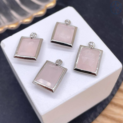 Подвеска прямоугольник огранка розовый кварц, цвет серебро 13х10 мм
