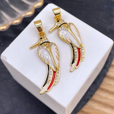 Подвеска птица цирконы и эмаль, цвет золото 26 мм 