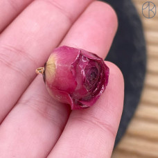 Подвеска Роза в эпоксидной смоле №24, цвет золото ~ 14-17 мм