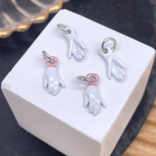 Подвеска рука эмаль, цвет серебро 15 мм