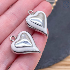 Подвеска сердце белая эмаль, цвет серебро 26х20 мм