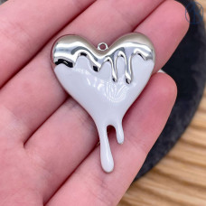 Подвеска сердце белая эмаль, цвет серебро 40 мм Подвеска сердце белая эмаль, цвет серебро 40 мм