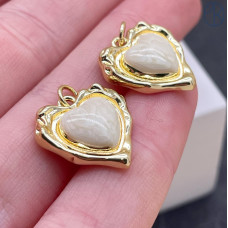 Подвеска сердце белая эмаль, цвет золото 18х16 мм 