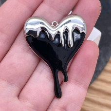 Подвеска сердце черная эмаль, цвет серебро 40 мм Подвеска сердце черная эмаль, цвет серебро 40 мм