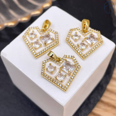 Подвеска сердце циркон белая эмаль, цвет золото 12 мм