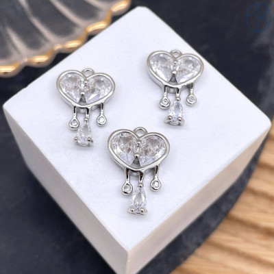 Подвеска сердце циркон, цвет серебро 18 мм 