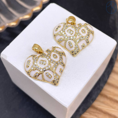 Подвеска сердце цирконы, цвет золото 18 мм 