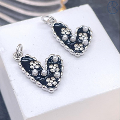 Подвеска сердце клевер черная эмаль, цвет серебро 16х14 мм 