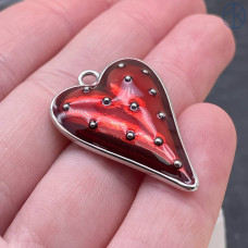 Подвеска сердце клубника красная эмаль, цвет серебро 38х28 мм 