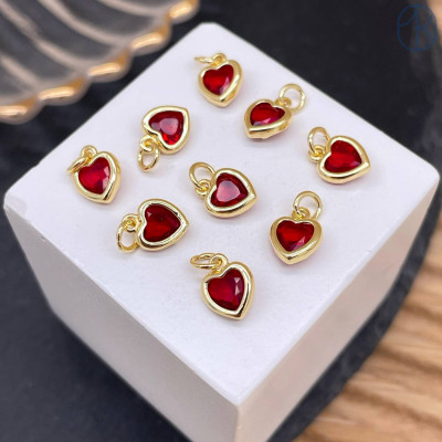 Подвеска сердце красный циркон, цвет золото 6х8 мм