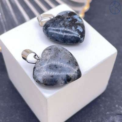 Подвеска Сердце Лабрадорит черный (Ларвикит), цвет серебро 20х20 мм