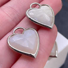 Подвеска сердце лунный камень, цвет серебро 20х20