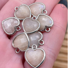 Подвеска сердце лунный камень огранка, цвет серебро 12х13 мм