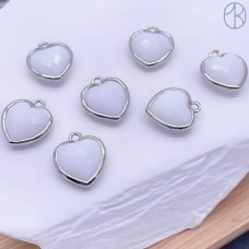 Подвеска сердце огранка агат белый (имитация), цвет серебро 12х13 мм