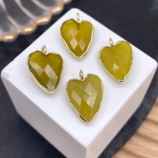 Подвеска сердце огранка халцедон, цвет золото 17х12 мм