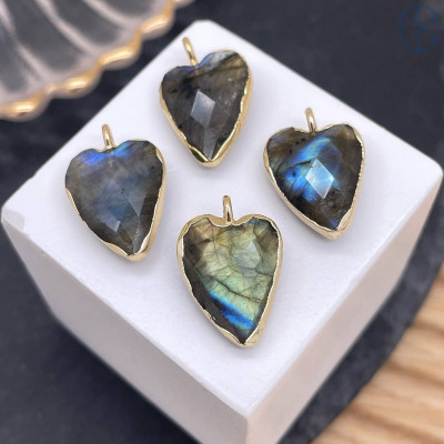 Подвеска сердце огранка лабрадор, цвет золото 17х12 мм