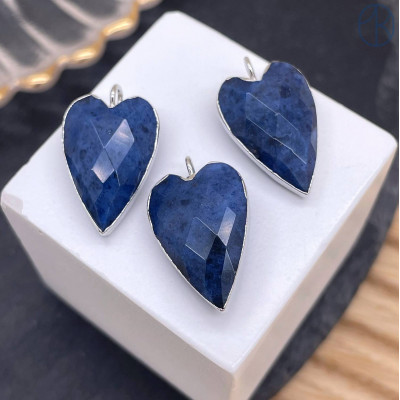 Подвеска сердце огранка содалит, цвет серебро 18х13 мм