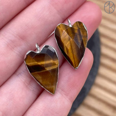 Подвеска сердце огранка тигровый глаз, цвет серебро 18х13 мм
