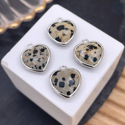 Подвеска сердце огранка яшма далматиновая, цвет серебро 13х15 мм