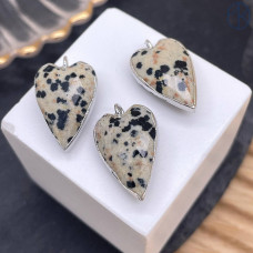 Подвеска сердце огранка яшма далматиновая, цвет серебро 18х13 мм