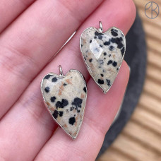 Подвеска сердце огранка яшма далматиновая, цвет серебро 18х13 мм