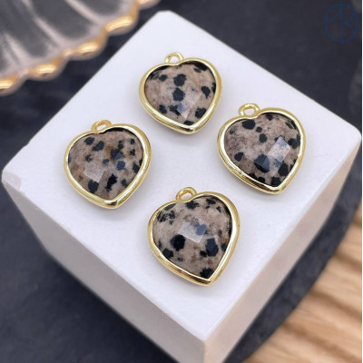 Подвеска сердце огранка яшма далматиновая, цвет золото 13х15 мм