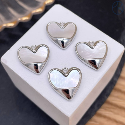 Подвеска сердце перламутр, цвет серебро 14 мм