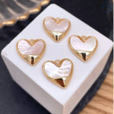 Подвеска сердце перламутр, цвет золото 14 мм