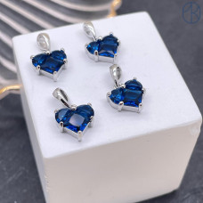 Подвеска Сердце синие цирконы, цвет серебро 10х11 мм 