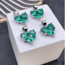 Подвеска Сердце светло-зеленые цирконы, цвет серебро 12х12 мм