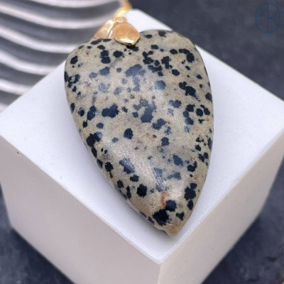 Подвеска сердце яшма далматиновая, цвет золото 25х40 мм