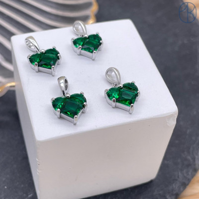 Подвеска Сердце зеленые цирконы, цвет серебро 10х11 мм 