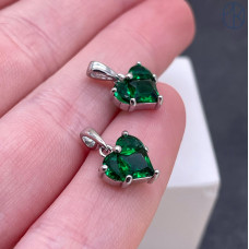 Подвеска Сердце зеленые цирконы, цвет серебро 10х11 мм 
