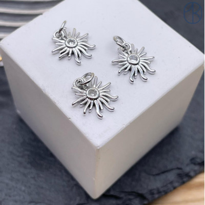 Подвеска Солнце циркон, цвет серебро 12 мм