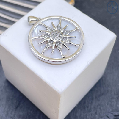 Подвеска солнце перламутр, цвет серебро 25 мм