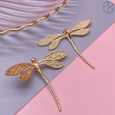 Подвеска стрекоза, цвет золото 37х43 мм 